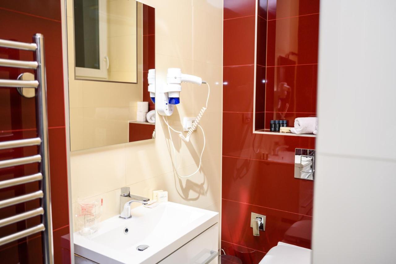Megapolis Main Street Suites Сараево Экстерьер фото