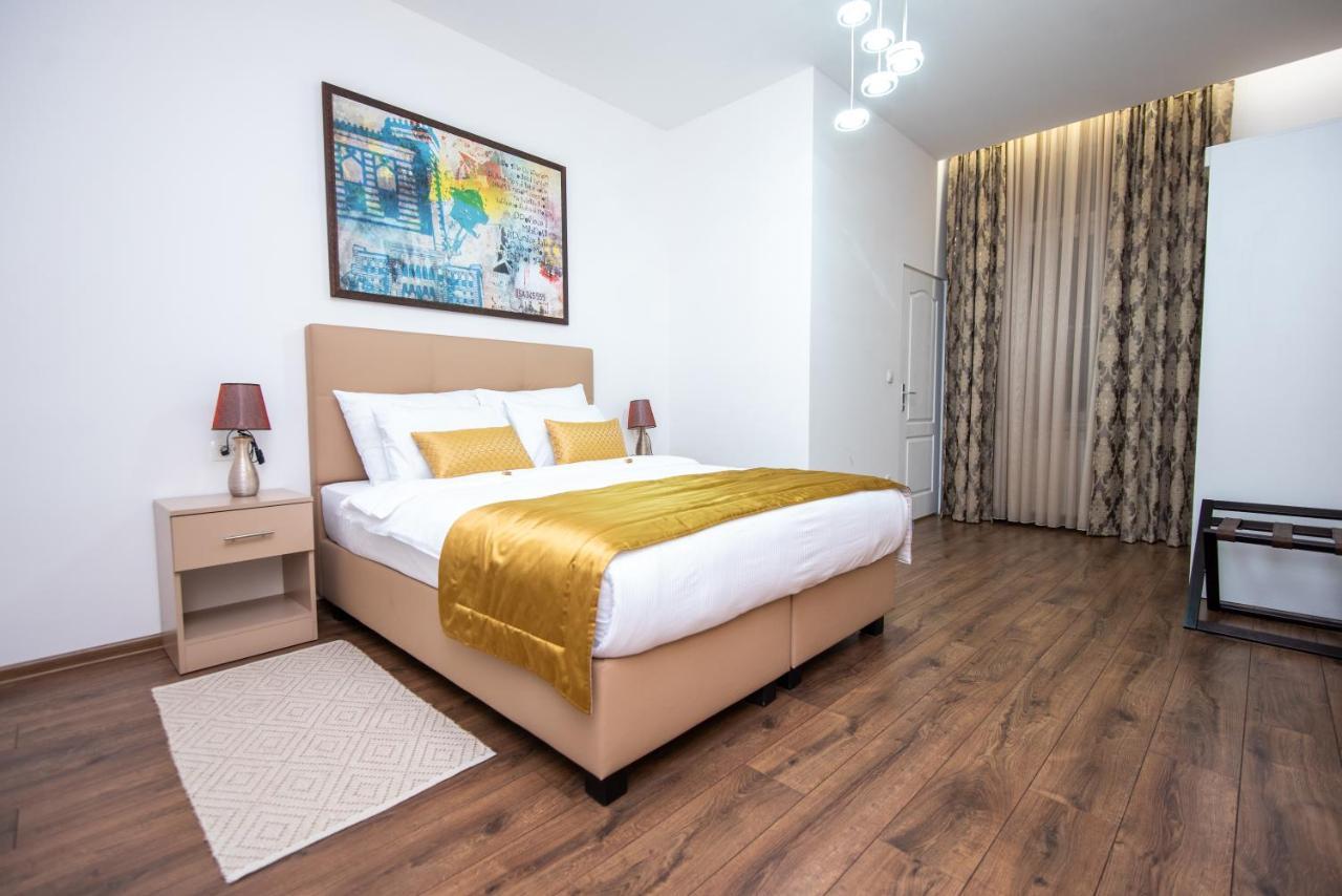 Megapolis Main Street Suites Сараево Экстерьер фото